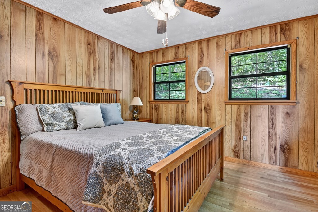 409 Hothouse Lane