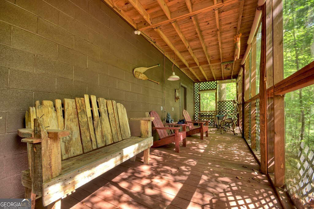 409 Hothouse Lane