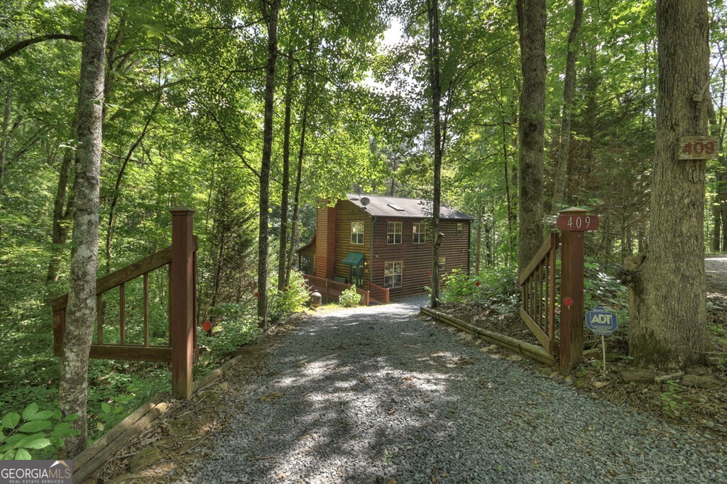 409 Hothouse Lane