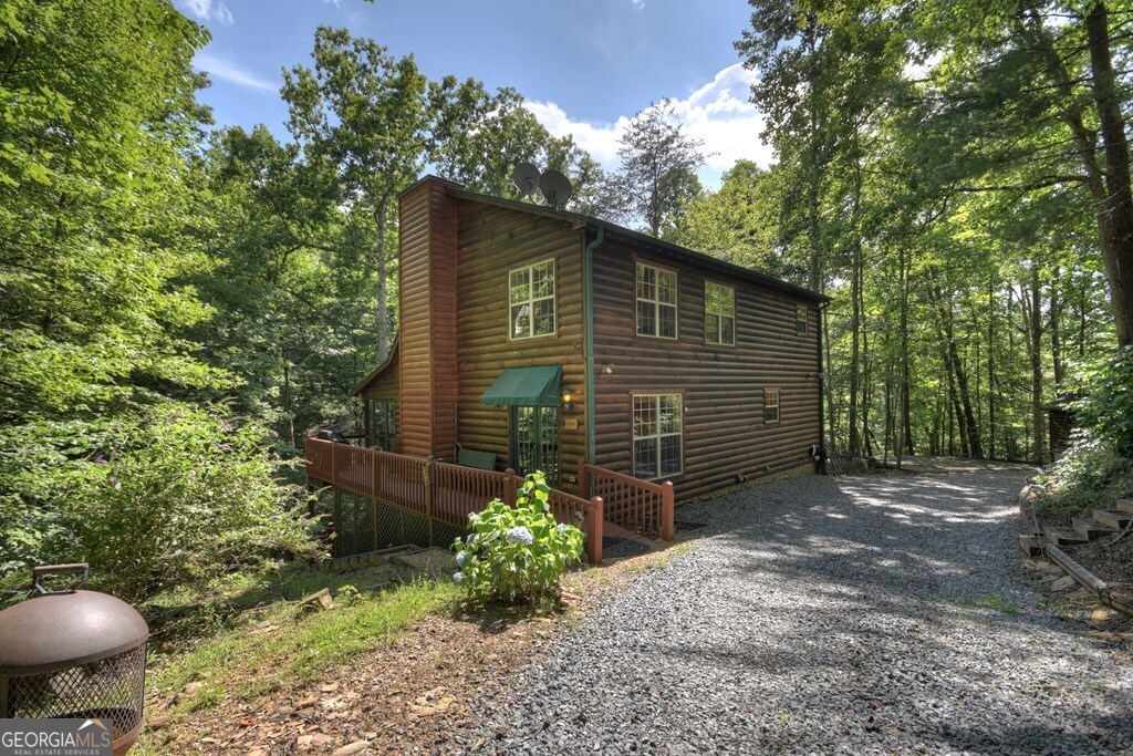 409 Hothouse Lane