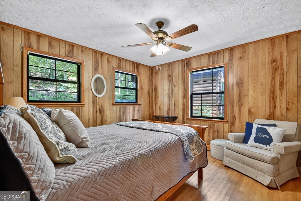 409 Hothouse Lane