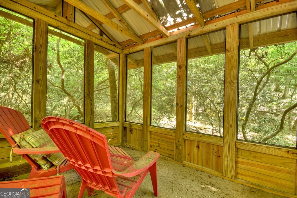 409 Hothouse Lane