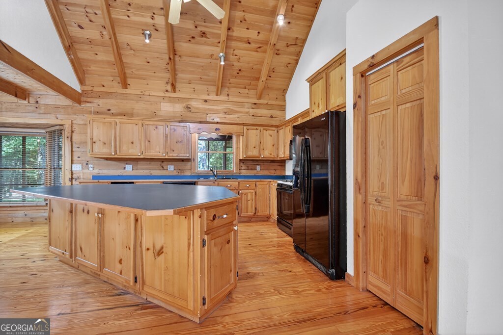 45 Wolf Creek Mountain Rd