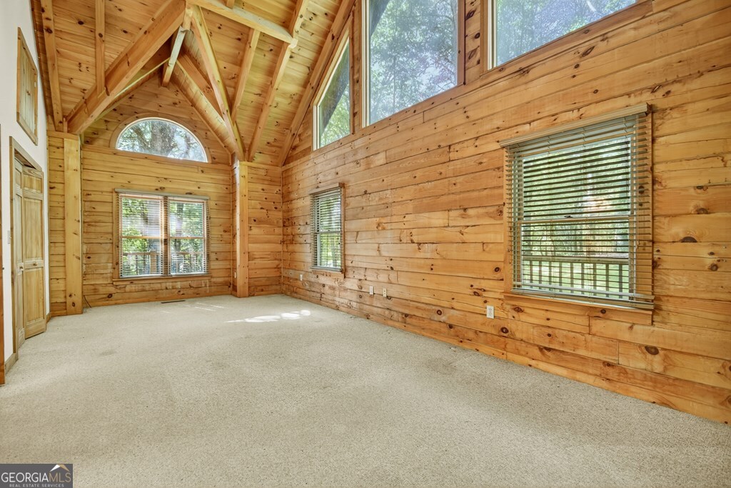 45 Wolf Creek Mountain Rd