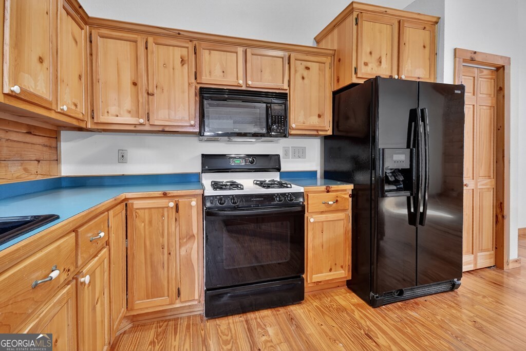 45 Wolf Creek Mountain Rd