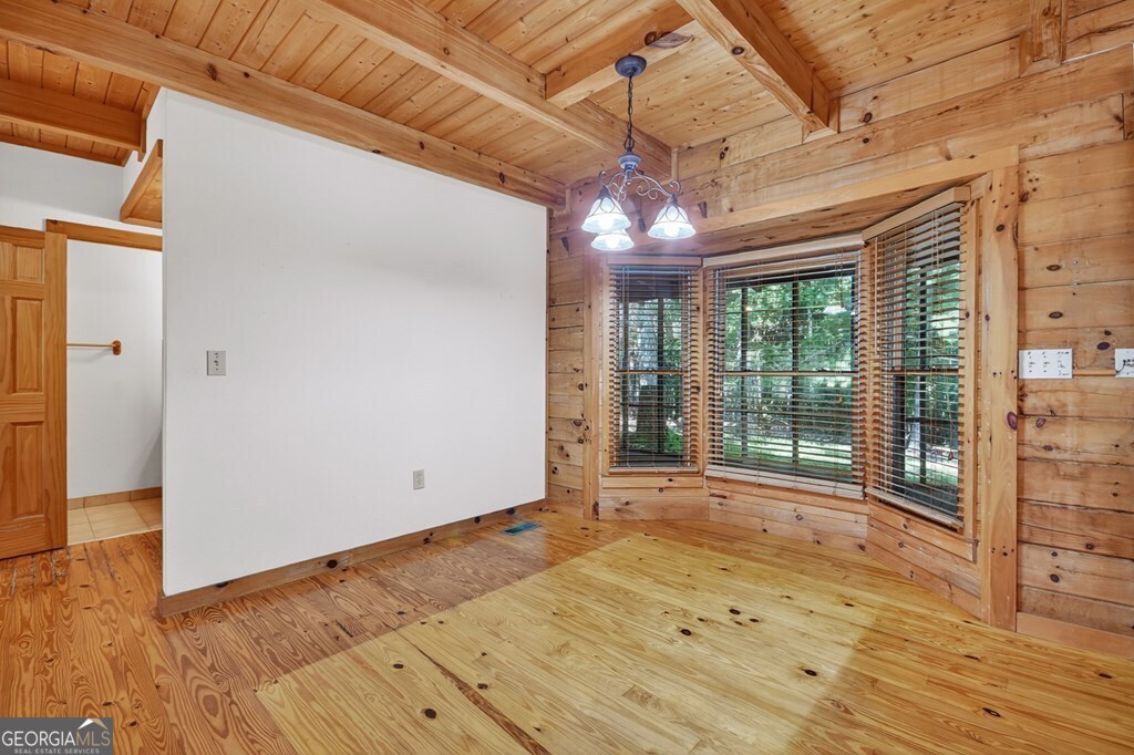 45 Wolf Creek Mountain Rd