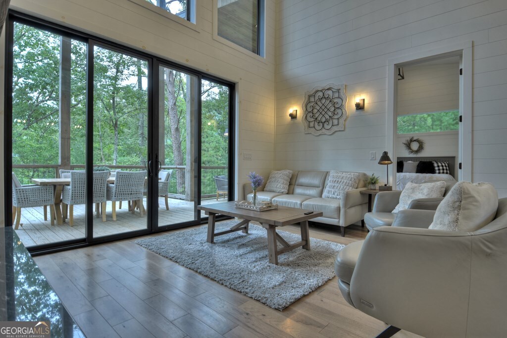 100 Oak View Road