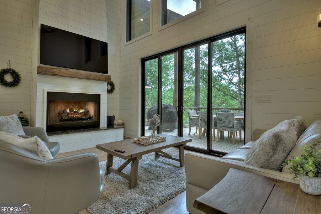 100 Oak View Road