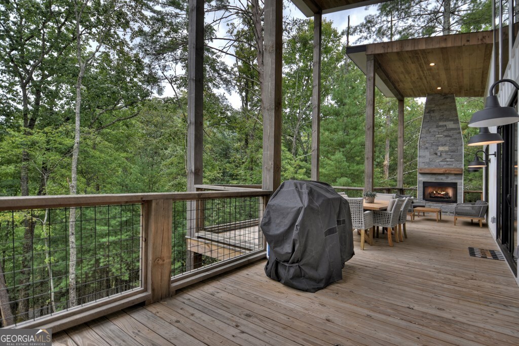100 Oak View Road