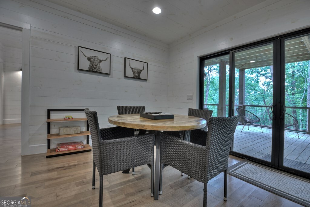 100 Oak View Road