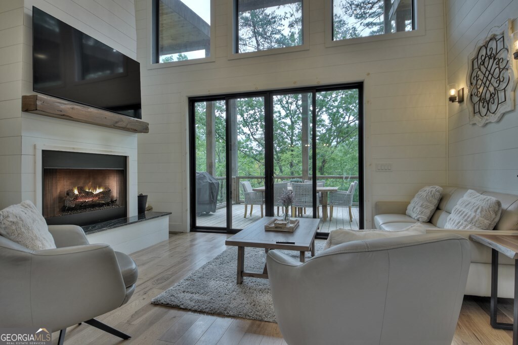 100 Oak View Road