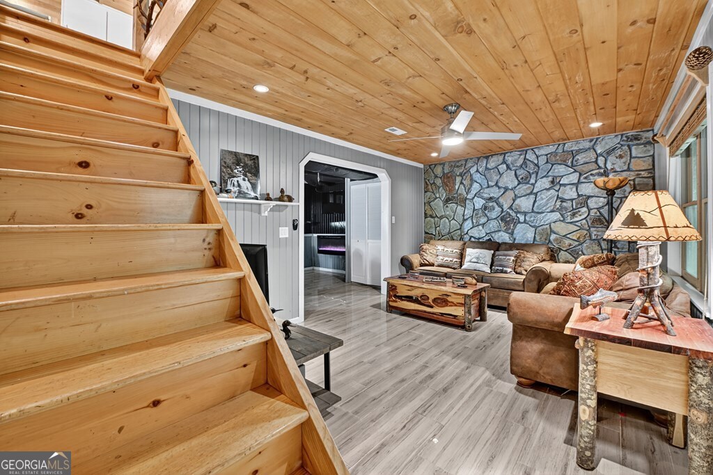 100 Stanley Creek Crossing