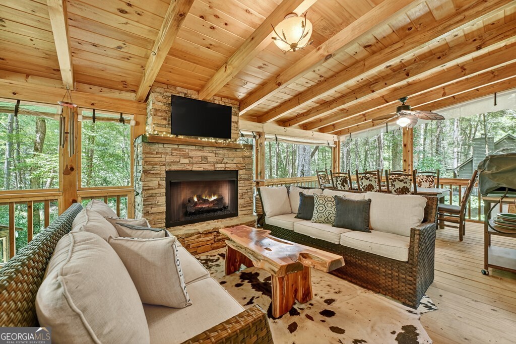 100 Stanley Creek Crossing