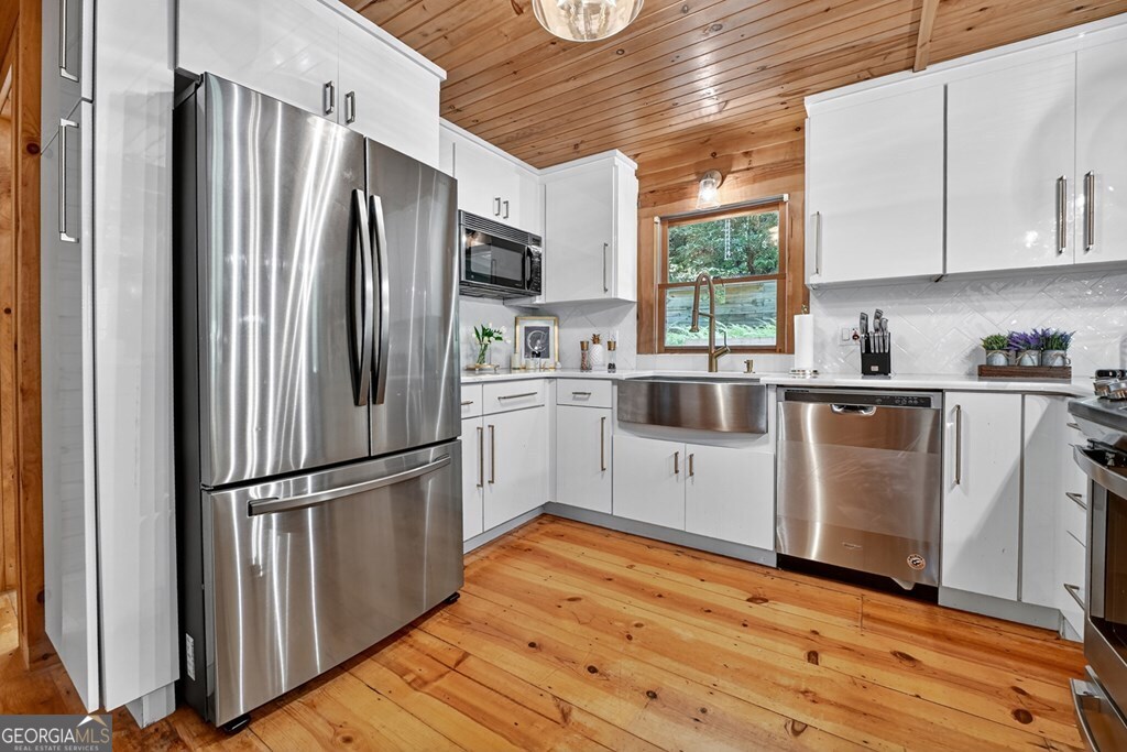 100 Stanley Creek Crossing