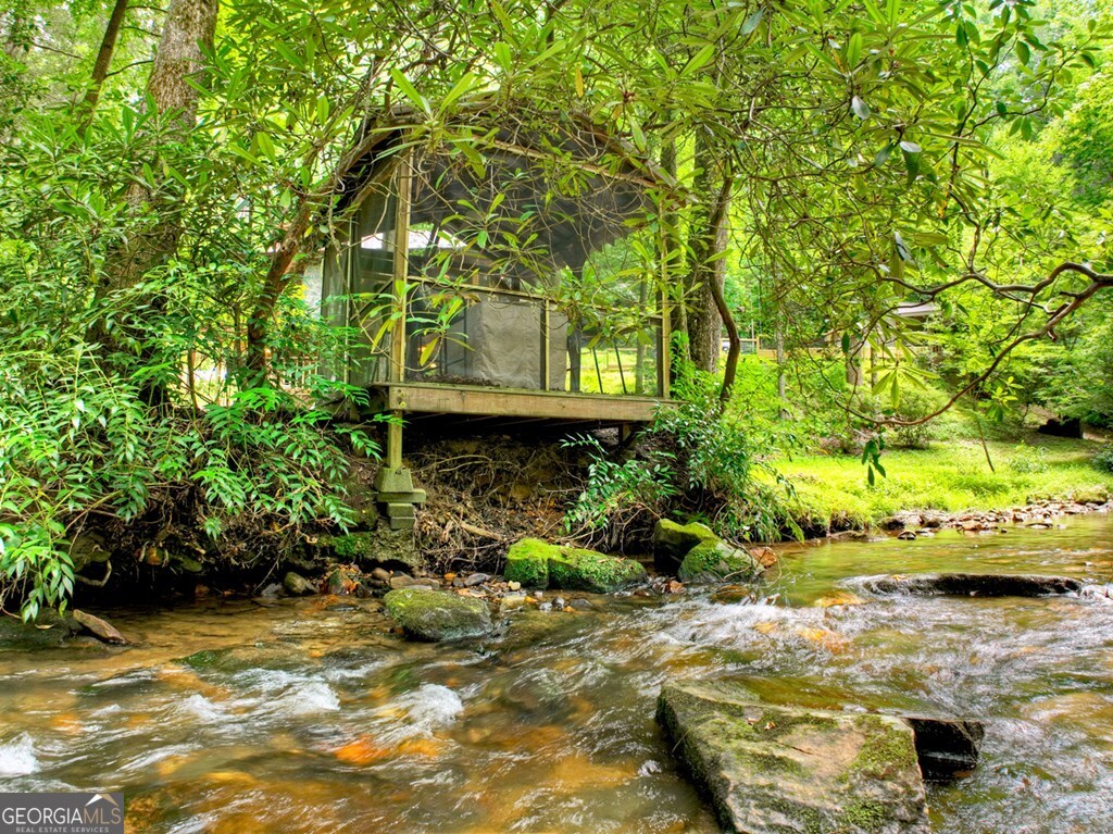 100 Stanley Creek Crossing