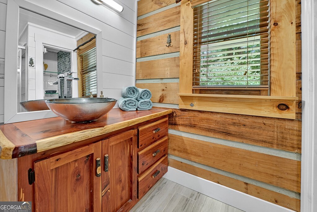 100 Stanley Creek Crossing