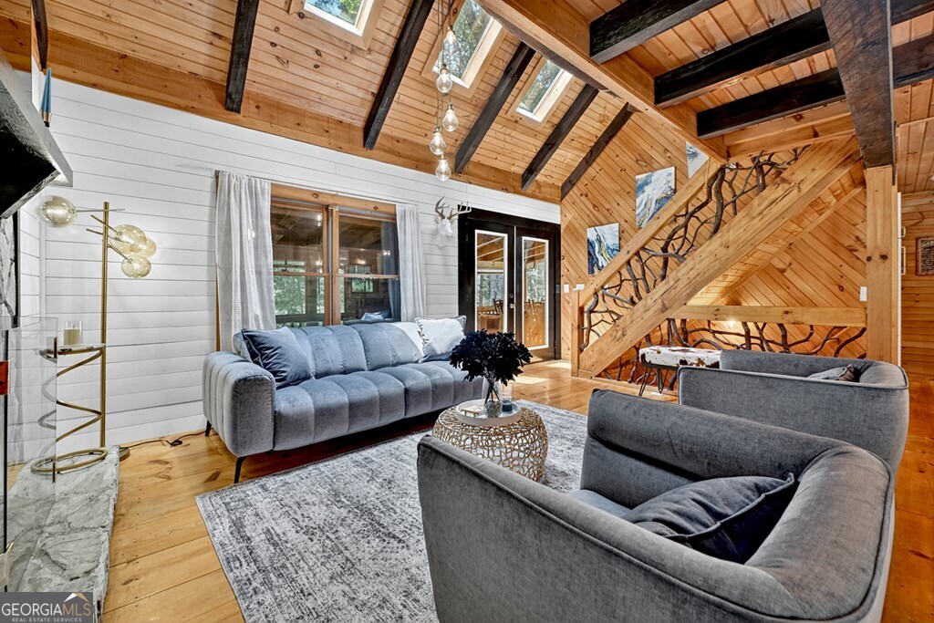 100 Stanley Creek Crossing