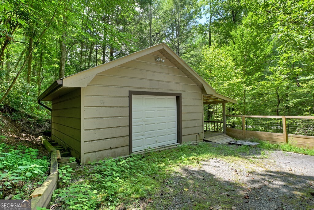 100 Stanley Creek Crossing