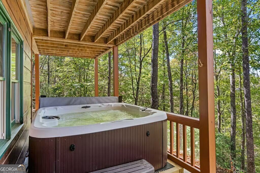 109 Noontootla Ridge Court, Blue Ridge