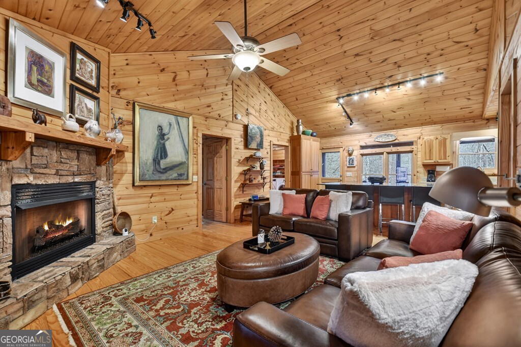 1175 Lickskillet Circle