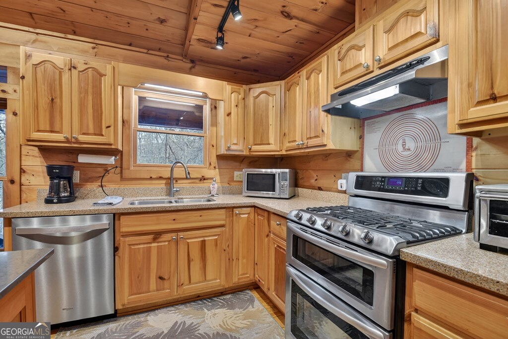 1175 Lickskillet Circle