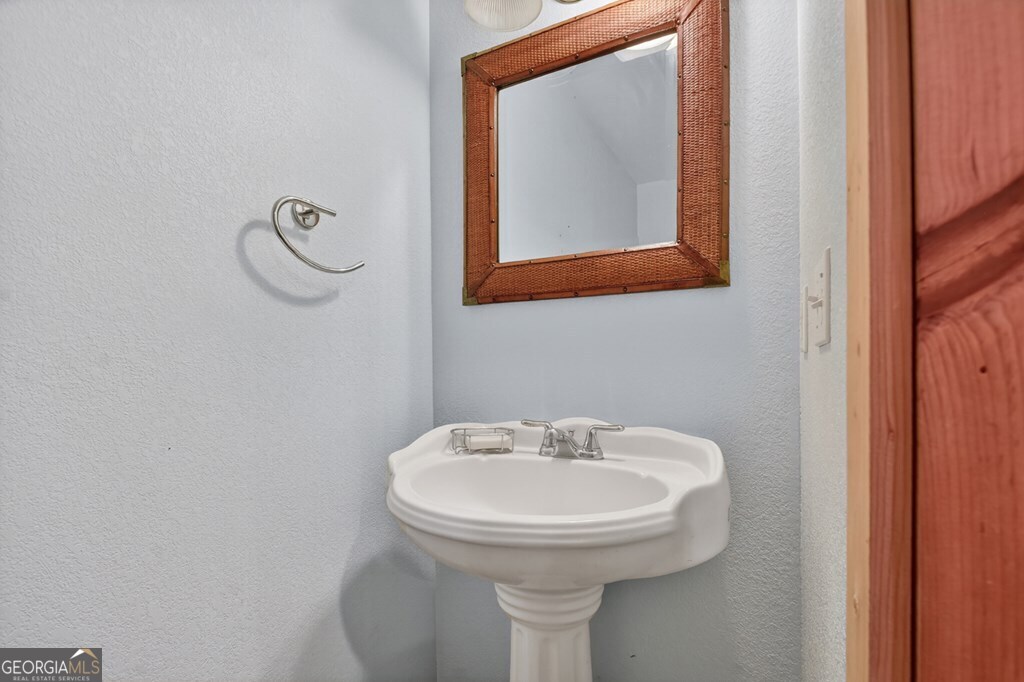 222 Mountain Hideaway Lane