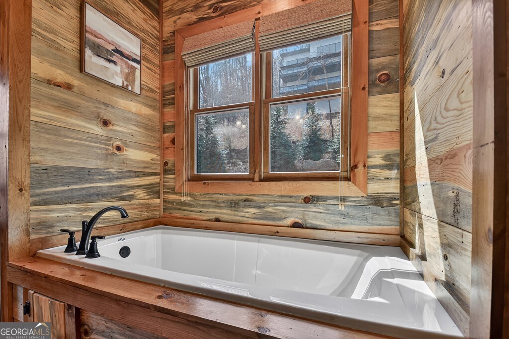 1601 Shady Falls Road