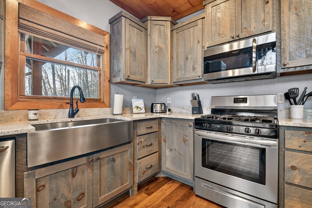 1601 Shady Falls Road