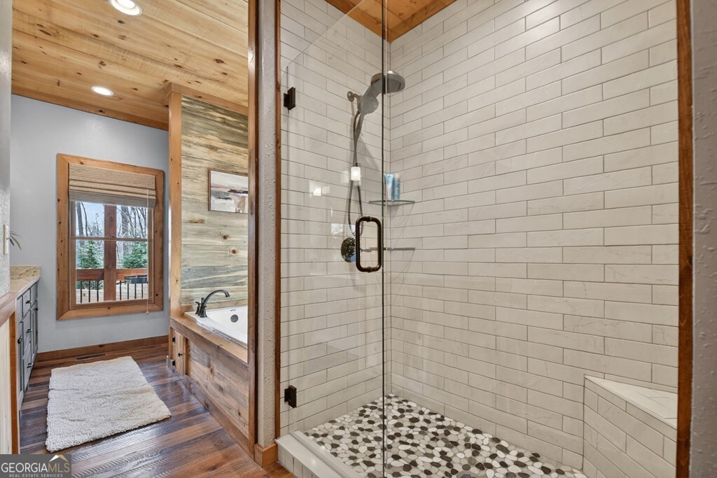 1601 Shady Falls Road