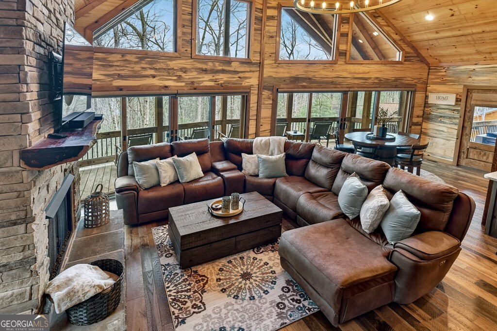 1601 Shady Falls Road