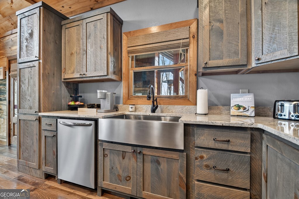 1601 Shady Falls Road