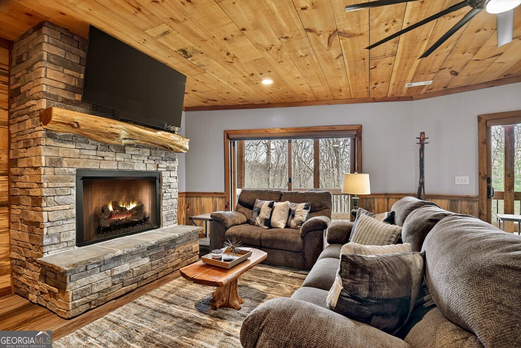 1601 Shady Falls Road