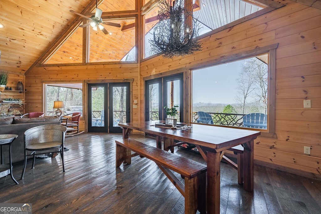 560 Endless View Road