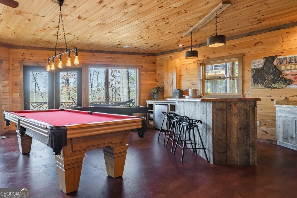 560 Endless View Road