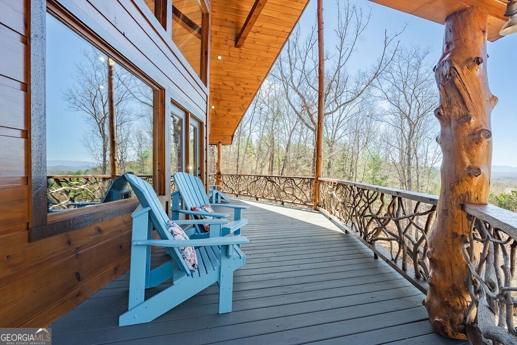 560 Endless View Road