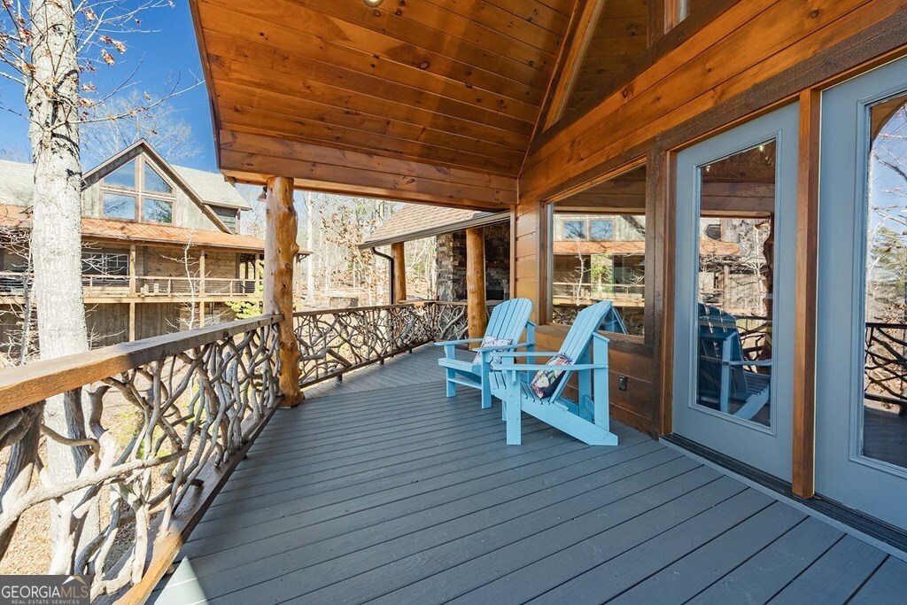 560 Endless View Road