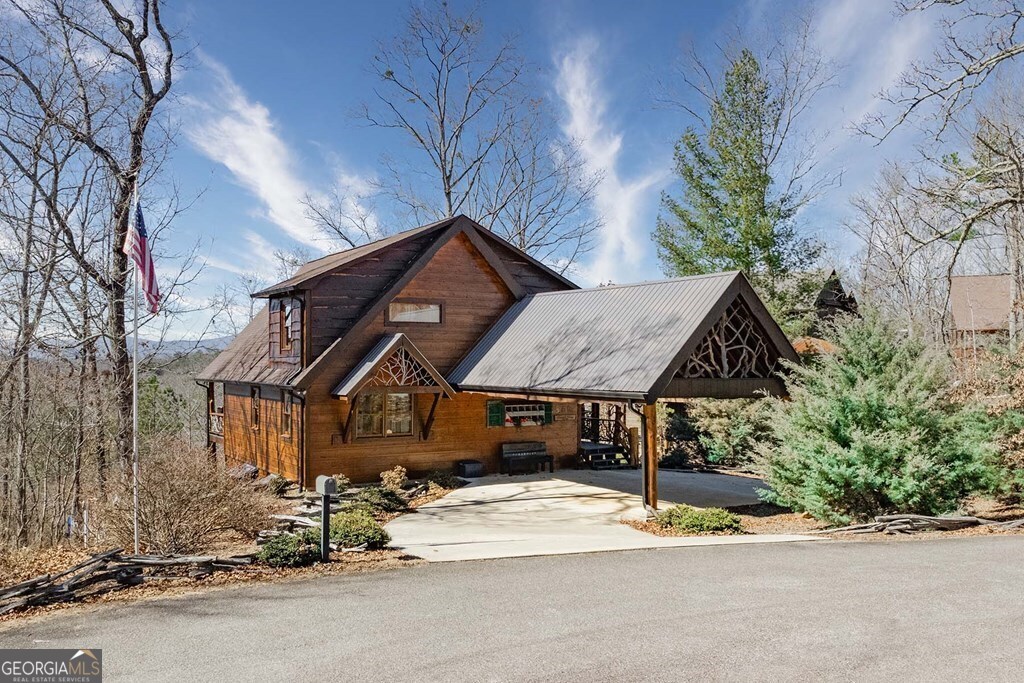 560 Endless View Road