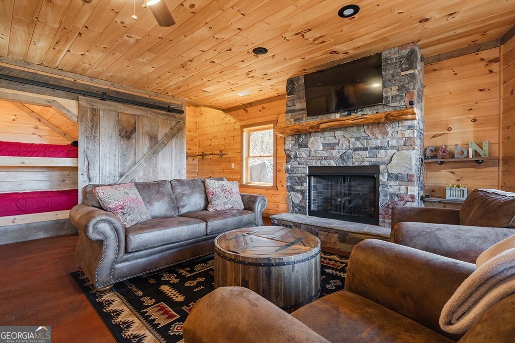 560 Endless View Road