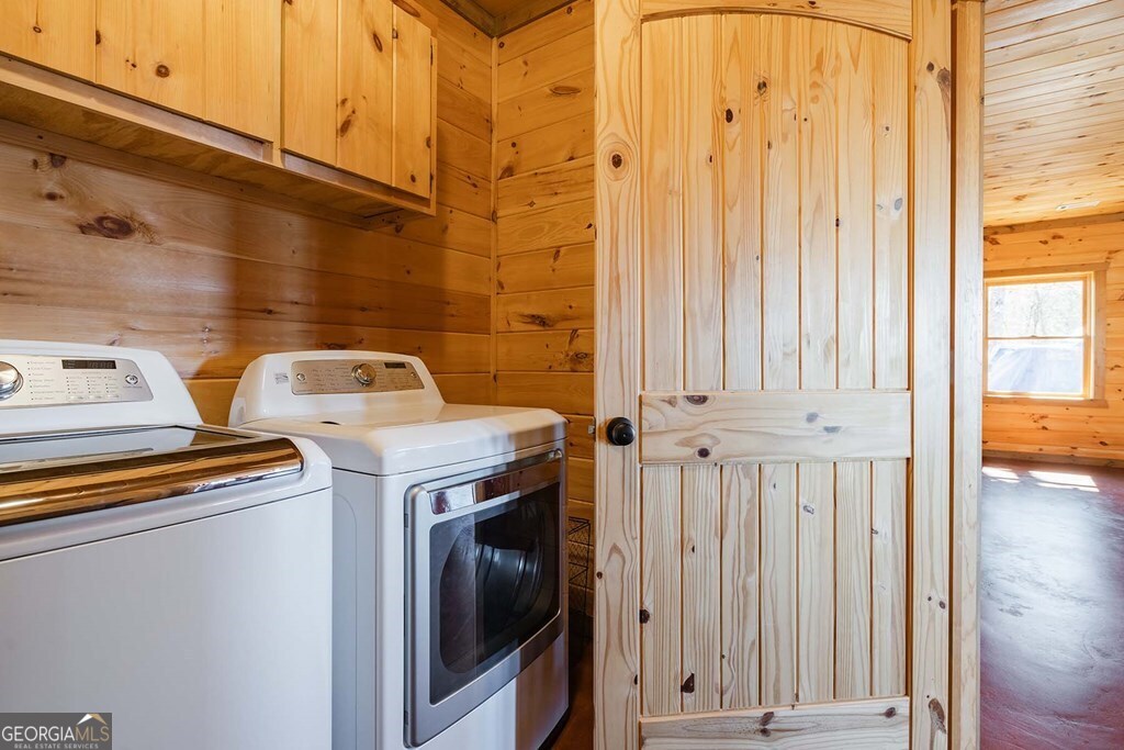 560 Endless View Road