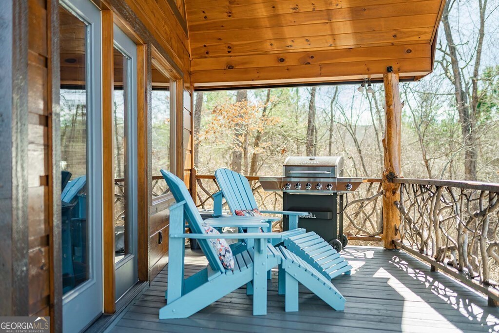 560 Endless View Road