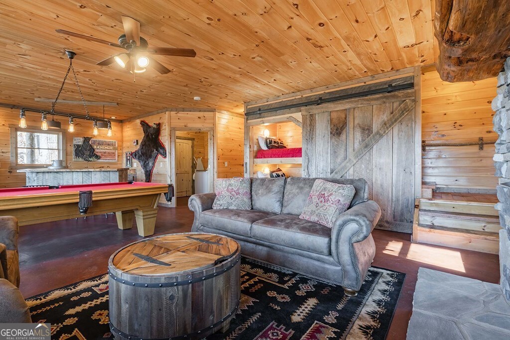 560 Endless View Road