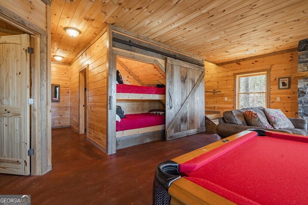 560 Endless View Road