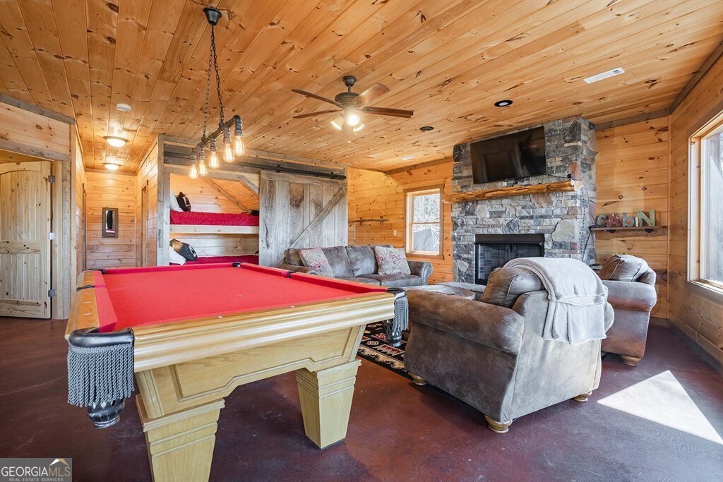 560 Endless View Road