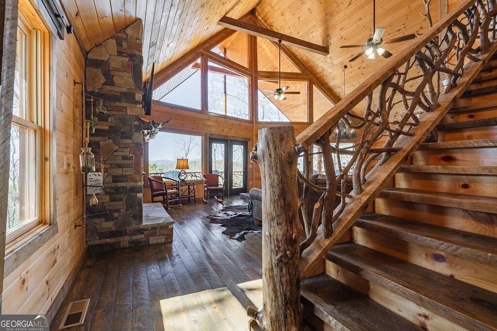 560 Endless View Road