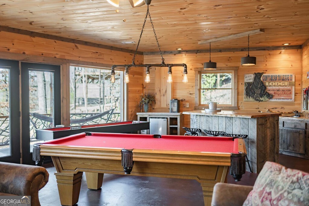 560 Endless View Road