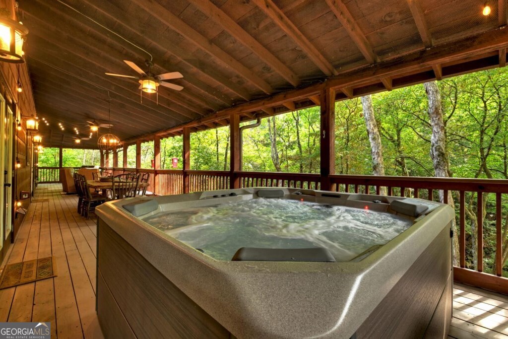 390 Twin Creeks