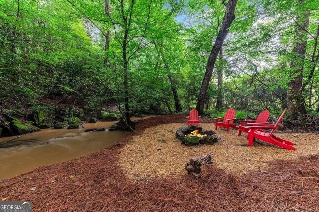 390 Twin Creeks
