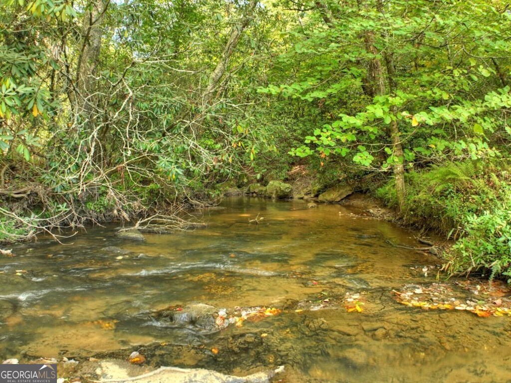 390 Twin Creeks