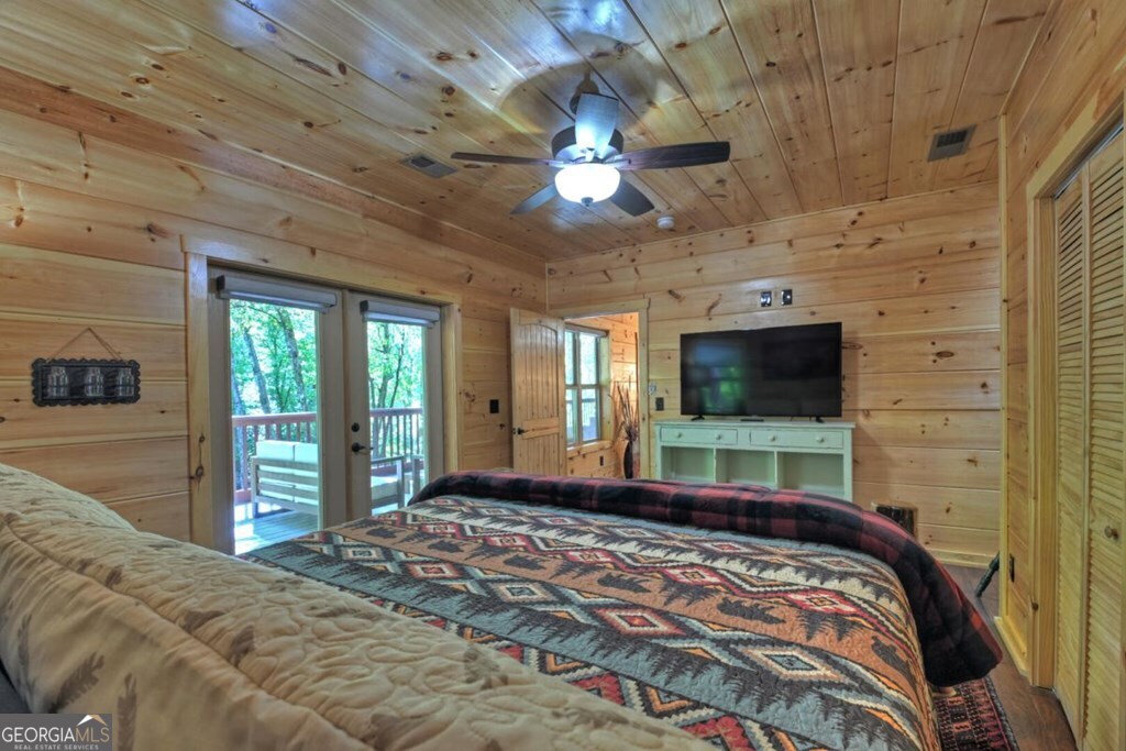390 Twin Creeks