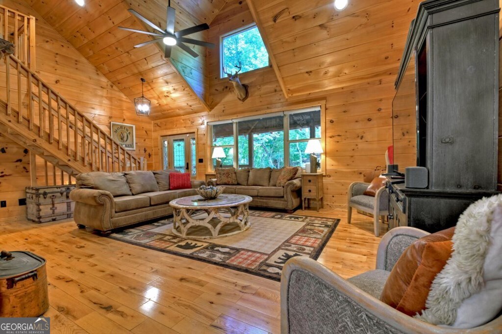 390 Twin Creeks